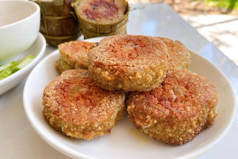 Hạn chế ăn bánh trưng rán ngày tết để tránh nổi mụn