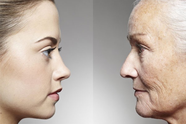 Tuổi tác và sự thay đổi hormone là nguyên nhân chính dẫn đến mất cân bằng nội tiết tố nữ