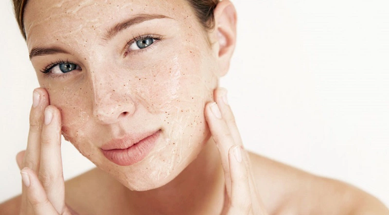 Tẩy tế bào chết 1-2 lần/ tuần